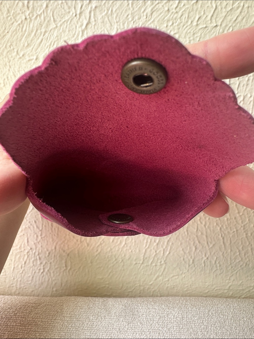 Portland Leather Burgundy Scallop-Edge Leather Card Case NEW - Picture 5 of 5
